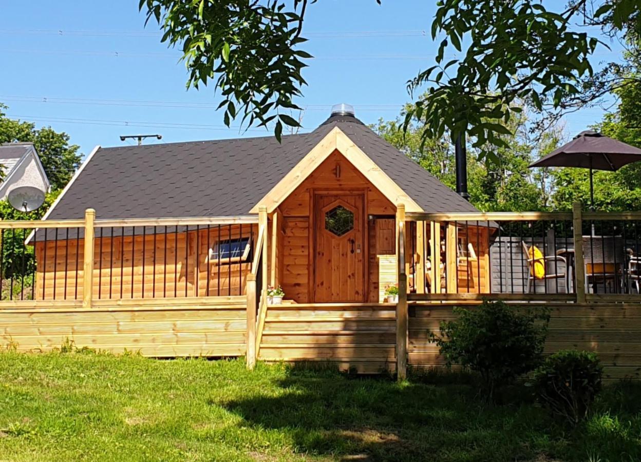 Ludchurch The Hive - Unique Log Cabin With Wood Burning Stove מראה חיצוני תמונה