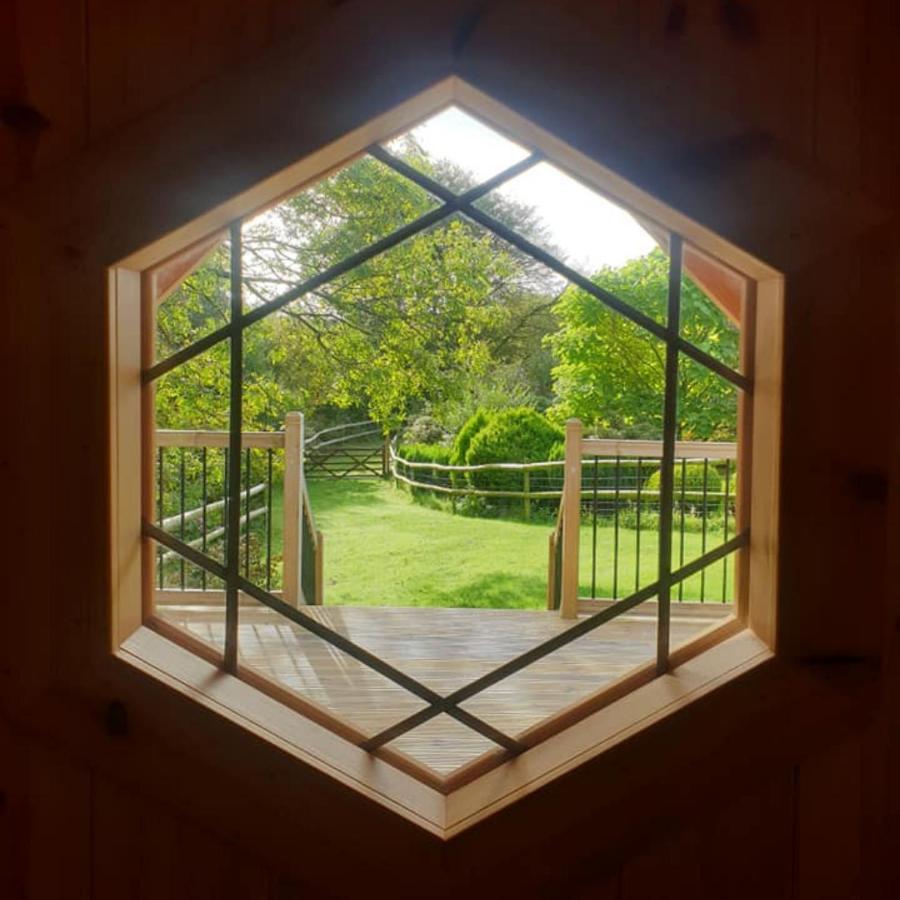Ludchurch The Hive - Unique Log Cabin With Wood Burning Stove מראה חיצוני תמונה