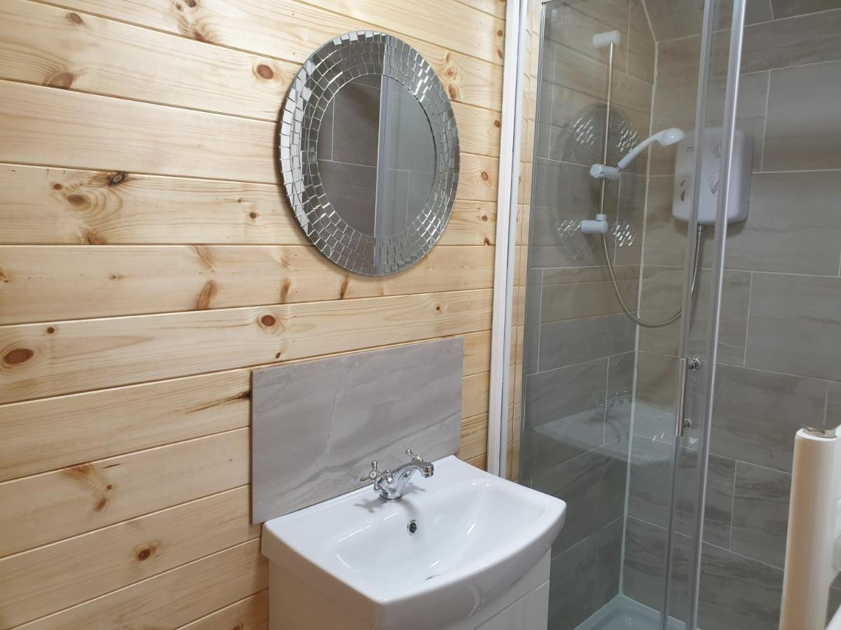 Ludchurch The Hive - Unique Log Cabin With Wood Burning Stove מראה חיצוני תמונה