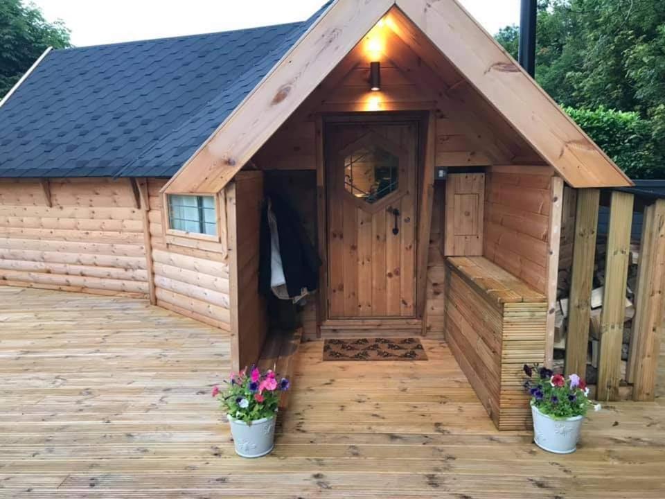 Ludchurch The Hive - Unique Log Cabin With Wood Burning Stove מראה חיצוני תמונה