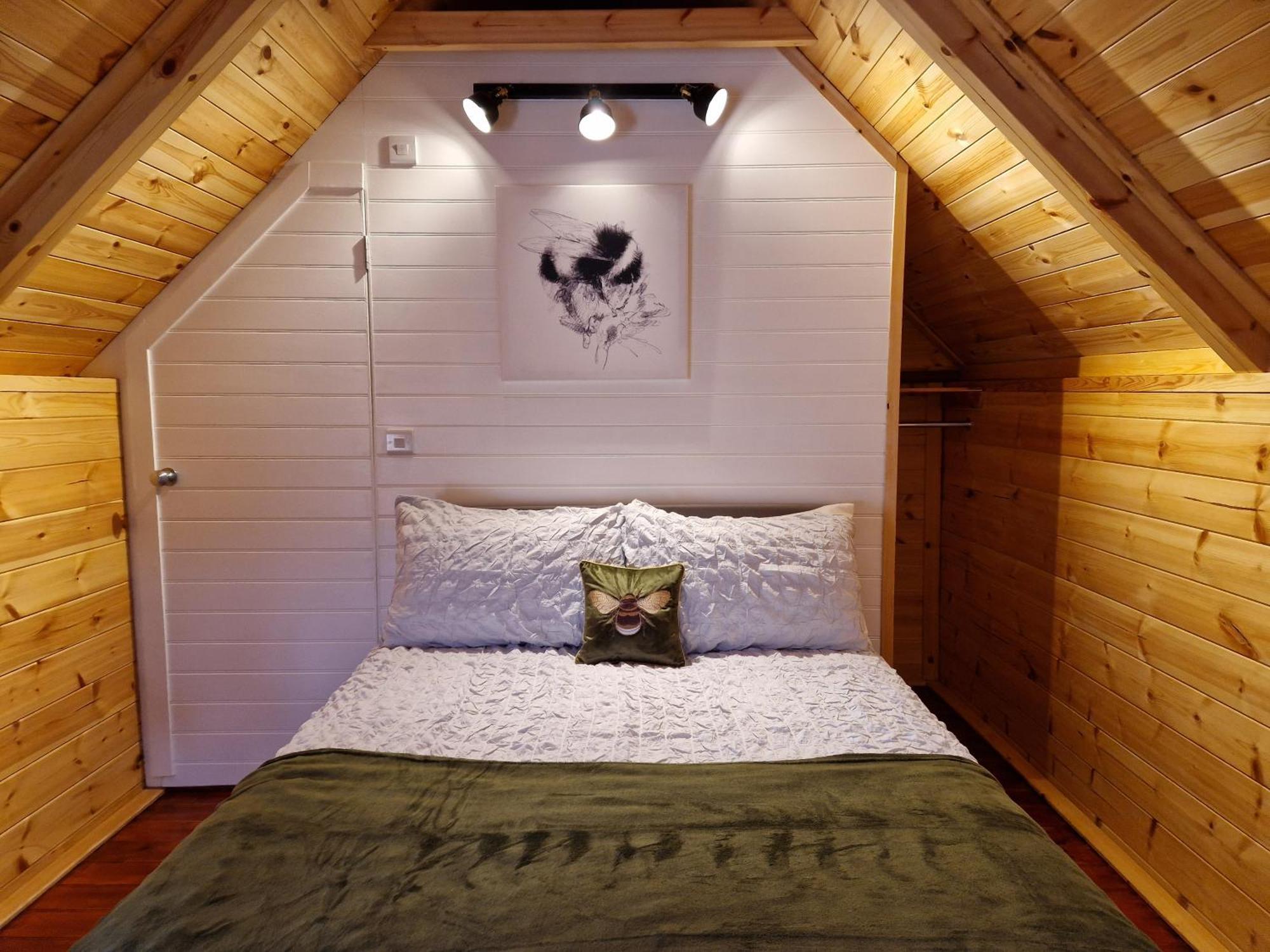 Ludchurch The Hive - Unique Log Cabin With Wood Burning Stove מראה חיצוני תמונה