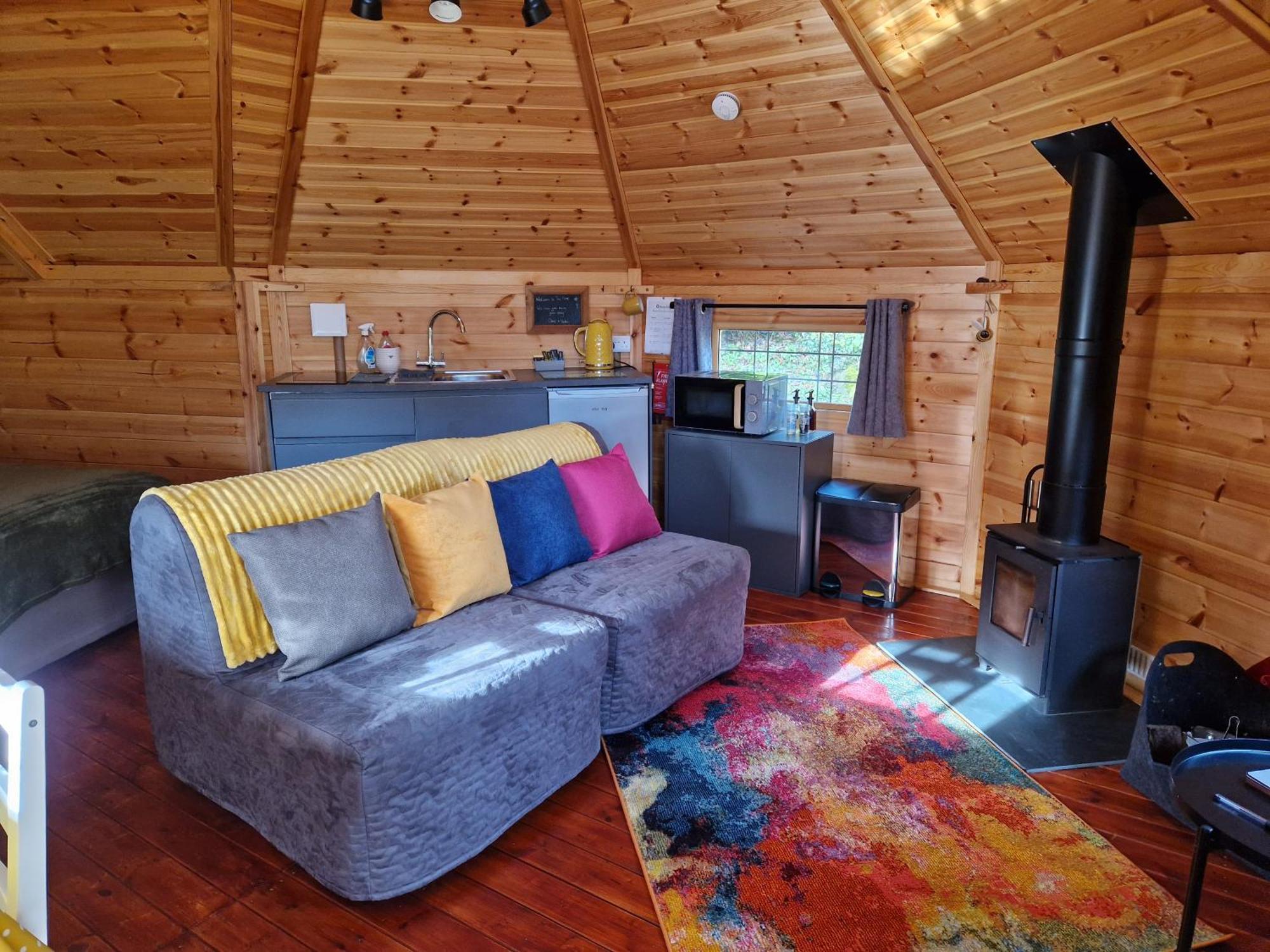 Ludchurch The Hive - Unique Log Cabin With Wood Burning Stove מראה חיצוני תמונה